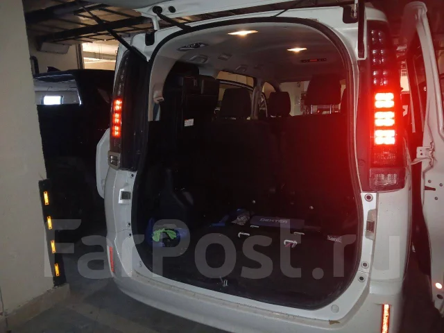 Toyota Voxy. ��������, ��������, 2.0 (152��.�.), ������, 126 000����. �� ����