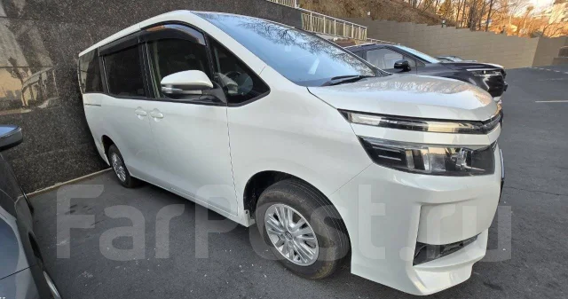 Toyota Voxy. ��������, ��������, 2.0 (152��.�.), ������, 126 000����. �� ����