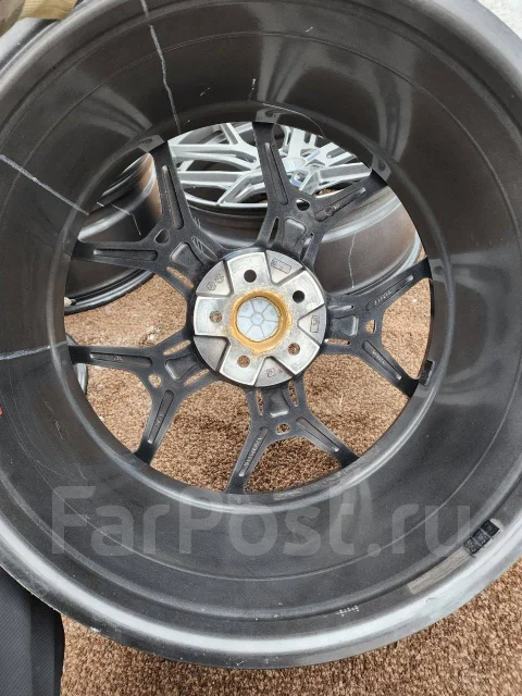 Vossen HF-5. 10.0/12.0x22", 5x112, ET20/22, �� 66,6���. ����