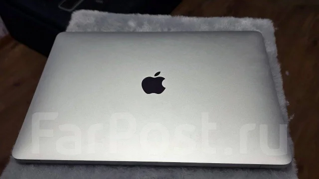 Apple MacBook Air 13 2020. 13.3", 60����, ��� 8 ��, ���� 256���, WiFi: 1, Bluetooth: 1, ����������� �� 10��. ����
