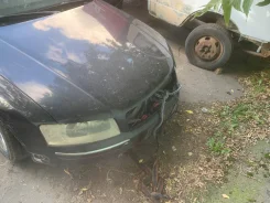 Audi A8 ����