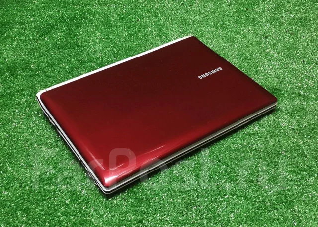 Samsung. 10.1", 1,7����, ��� 2048 ��, ���� 160���, WiFi: 1, Bluetooth: 1, ����������� �� 1��. ����