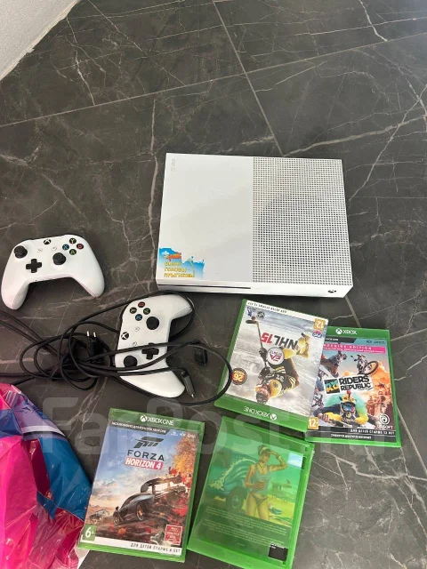 Microsoft Xbox One S ����