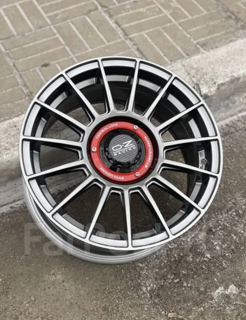 OZ Racing Superturismo LM. 7.0x15", 4x100, ET35, �� 67,1���. ��� ����� �� ������������ ����