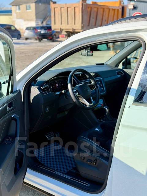 Volkswagen Tiguan. �������, 4wd, 2.0 (180��.�.), ������, 79 234����. �� ����