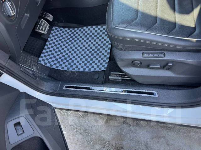 Volkswagen Tiguan. �������, 4wd, 2.0 (180��.�.), ������, 79 234����. �� ����