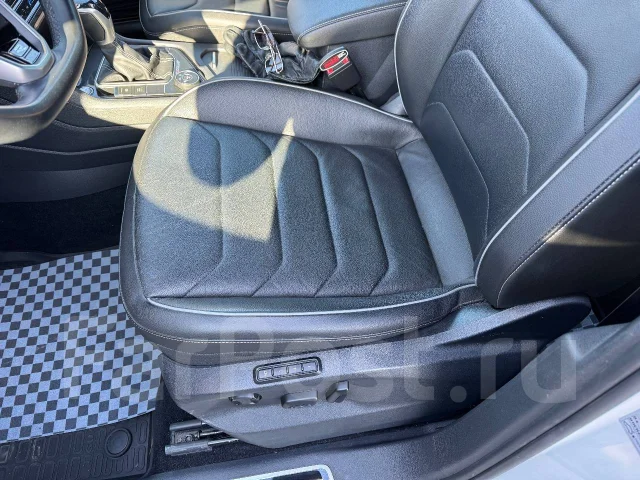 Volkswagen Tiguan. �������, 4wd, 2.0 (180��.�.), ������, 79 234����. �� ����