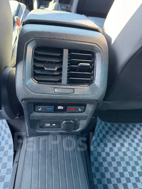 Volkswagen Tiguan. �������, 4wd, 2.0 (180��.�.), ������, 79 234����. �� ����