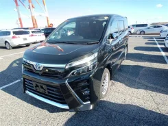 Toyota Voxy. ��� ����� �� ���������� ����