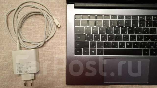 Honor MagicBook X 14. 14", 2,1����, ��� 8 ��, ���� 238���, WiFi: 1, Bluetooth: 1 ����