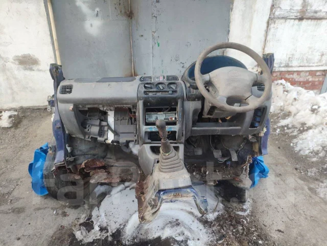 Nissan March. K11988235 ����