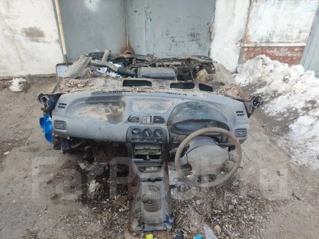 Nissan March. K11988235 ����
