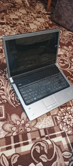 Dell Studio. 15.4", 2,4����, ��� 3072 ��, ���� 500���, WiFi: 1, ����������� �� 5��. ����