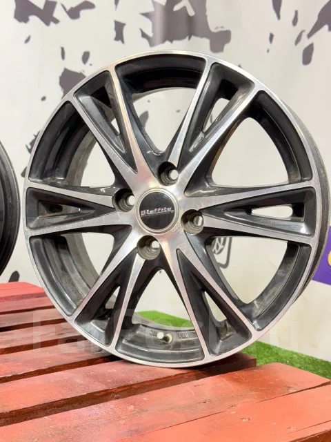 Hot Stuff Laffite. 4.5x15", 4x100, ET43, �� 67,1���. ����