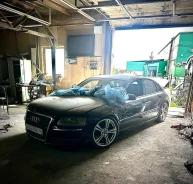 Audi A8 ����