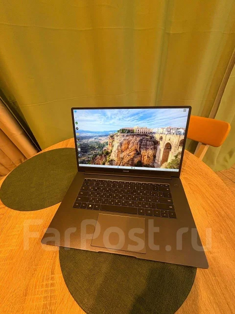 Honor MagicBook X 16. 16", 2����, ��� 8 ��, ���� 512���, WiFi: 1, Bluetooth: 1, ����������� �� 6��. ����