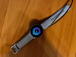 Samsung Galaxy Watch Active2 ����