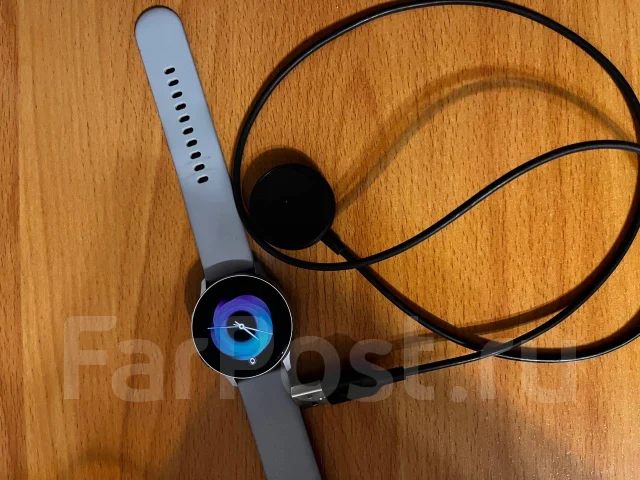 Samsung Galaxy Watch Active2 ����