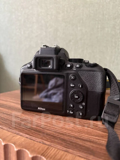 Nikon D3500. 20 � ����� ��, ���: 7� ����