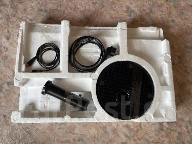 Philips. 23.8" ����