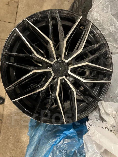 Vossen HF-7. 8.5x18", 5x108, ET40, �� 73,1���. ����