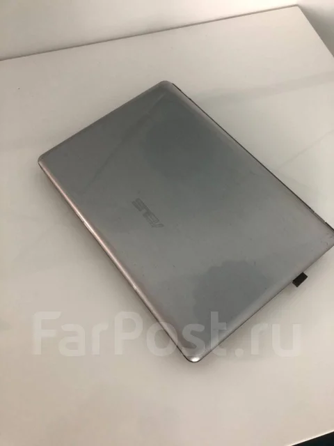 Asus Eee PC 1201T. 12.1", 1,6����, ��� 2048 ��, ���� 250���, WiFi: 1, ����������� �� 1��. ����