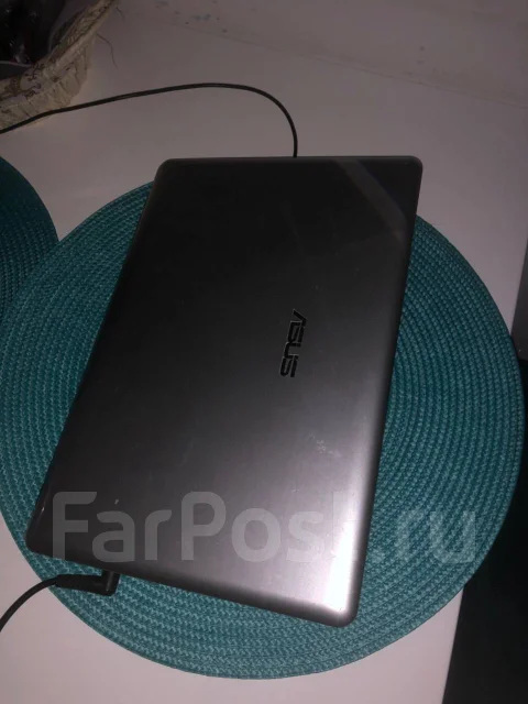 Asus Eee PC 1201T. 12.1", 1,6����, ��� 2048 ��, ���� 250���, WiFi: 1, ����������� �� 1��. ����