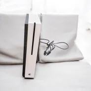 Microsoft Xbox One S ����