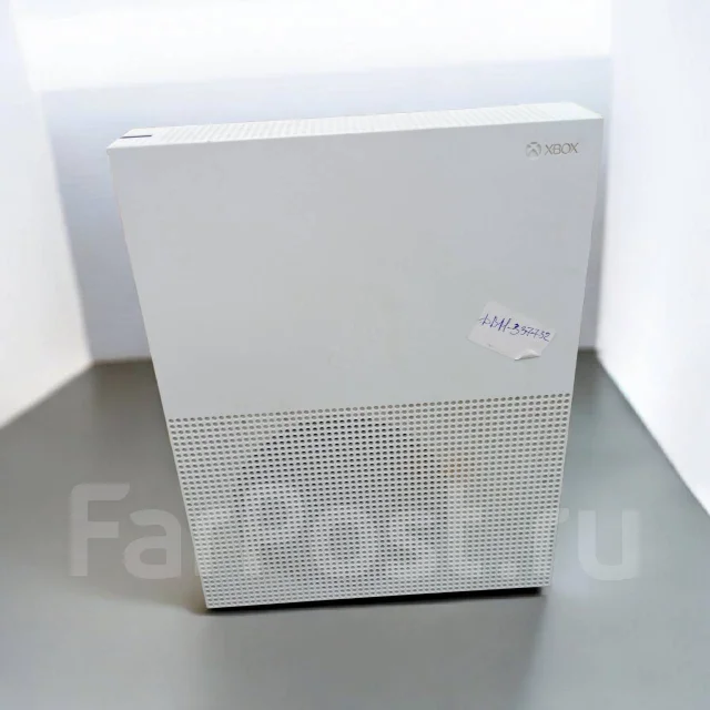 Microsoft Xbox One S ����