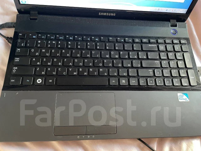 Samsung 300E5A. 15.6", WiFi: 1, Bluetooth: 1, ����������� �� 2��. ����
