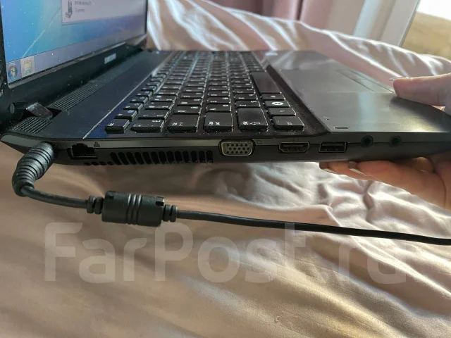 Samsung 300E5A. 15.6", WiFi: 1, Bluetooth: 1, ����������� �� 2��. ����