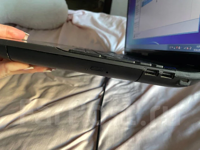 Samsung 300E5A. 15.6", WiFi: 1, Bluetooth: 1, ����������� �� 2��. ����