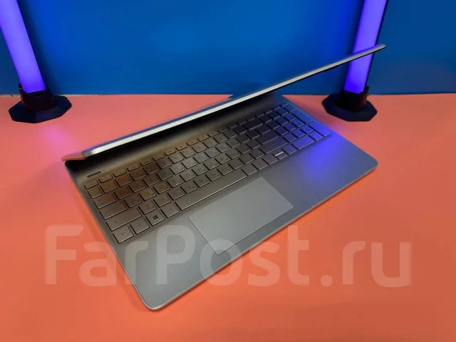 HP. 15.6", 3����, ��� 8 ��, ���� 256���, WiFi: 1, Bluetooth: 1, ����������� �� 3��. ����