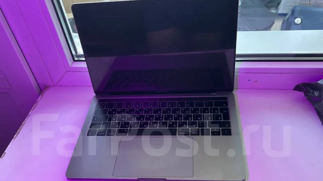 Apple MacBook Pro 13 2019 Mid. 13.3", 2,4����, ��� 8 ��, ���� 256���, WiFi: 1, Bluetooth: 1, ����������� �� 4��. ����