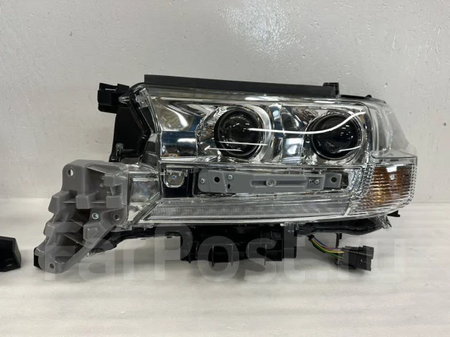 ���� ���� Toyota Land Cruiser 8117160K11 ����