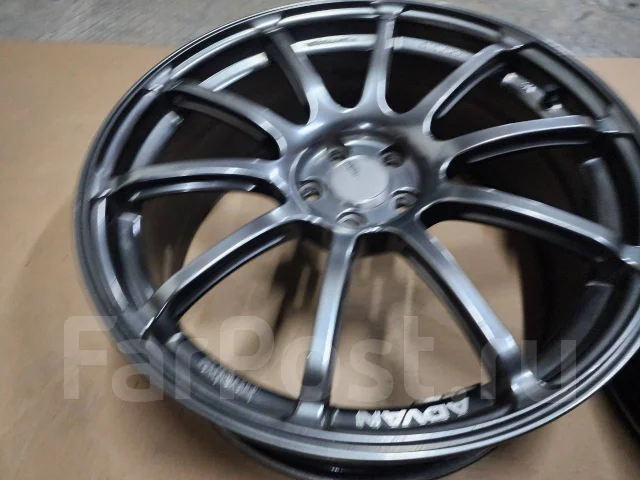 Advan Racing. 8.0x19", 5x100, ET47 ����
