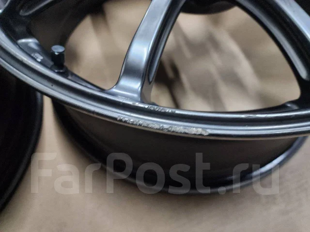 Advan Racing. 8.0x19", 5x100, ET47 ����