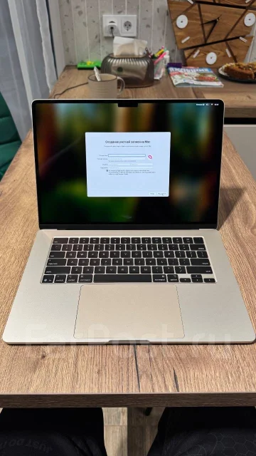 Apple MacBook Air 15 2025. 15.3", 2,9����, ��� 24 ��, ���� 512���, WiFi: 1, Bluetooth: 1 ����