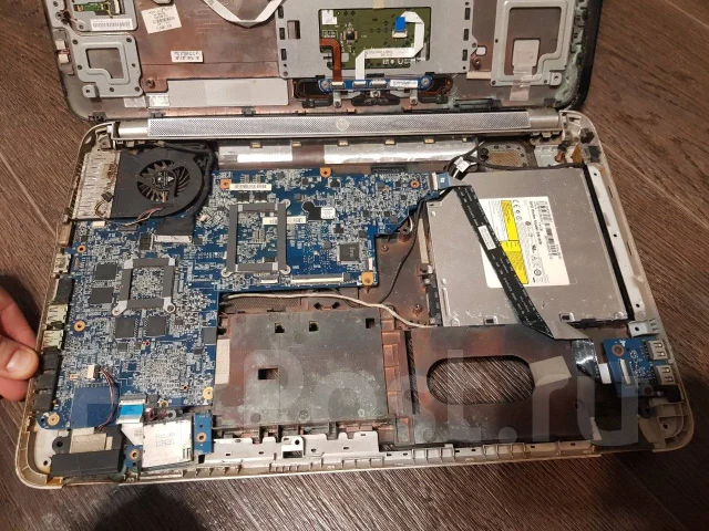 HP Pavilion dv7-6101er. 17.3", ��� 4 ��, WiFi: 1, Bluetooth: 1 ����