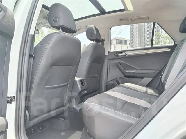 Volkswagen T-Roc. �������, ��������, 1.4 (150��.�.), ������, 35 000����. ��, �/�. ��� ����� �� ������������ ����