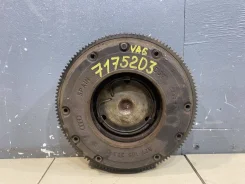 ������� Volkswagen Golf 4 027105273D 027105273D ����