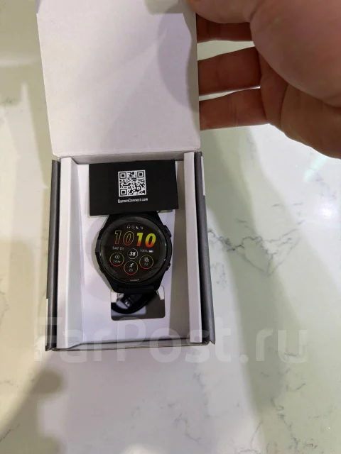 Garmin Forerunner. GPS, NFC, IP67, IP68 ����