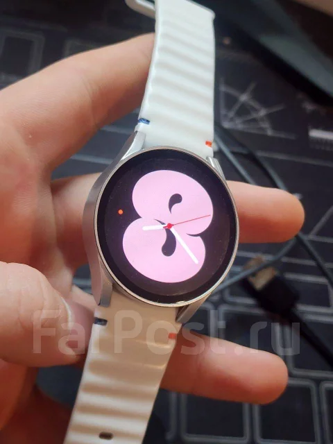 Samsung Galaxy Watch4. GPS, NFC, IP68 ����