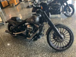 Harley-Davidson Breakout FXSB. 1 690����. ��., ��������, ���������, ��� ������� ����