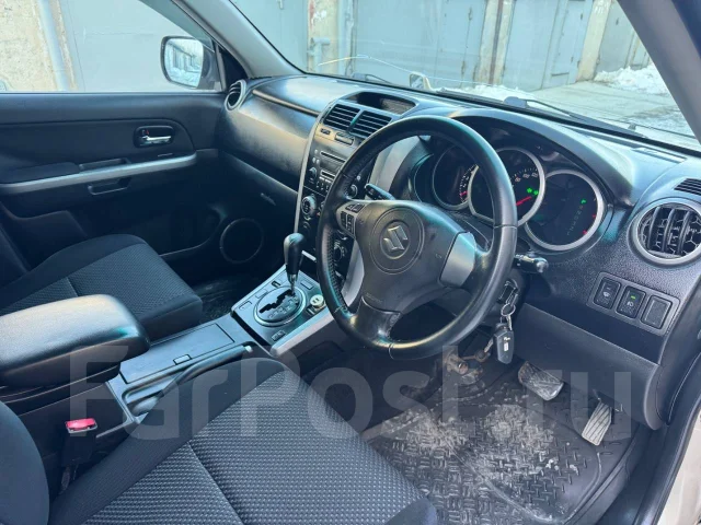 Suzuki Escudo. �������, 4wd, 2.0 (145��.�.), ������, 155����. �� ����