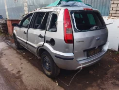 Ford Fusion ����