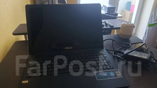 Asus X501U. 15.6", 1,6����, ��� 2048 ��, ���� 320���, WiFi: 1 ����