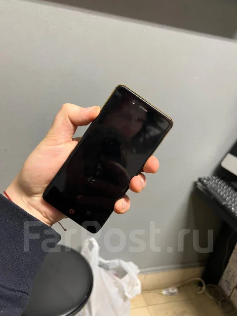 Nubia Z17 Mini. �/�, 128 ��, ������, 3G, 4G LTE, Dual-SIM, NFC ����