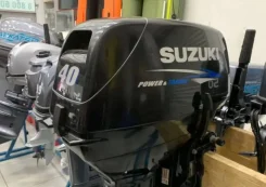 Suzuki. 40��.�., 2-�������, ����������, ���� S (381 ��), 2012 ��� ����