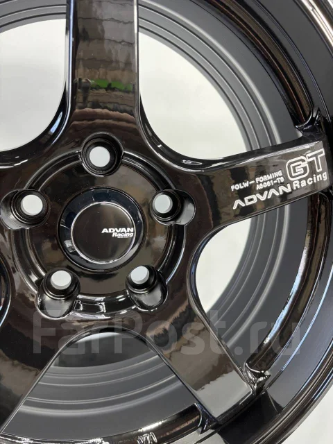 Комплект дисков Advan Racing GT R17, 17